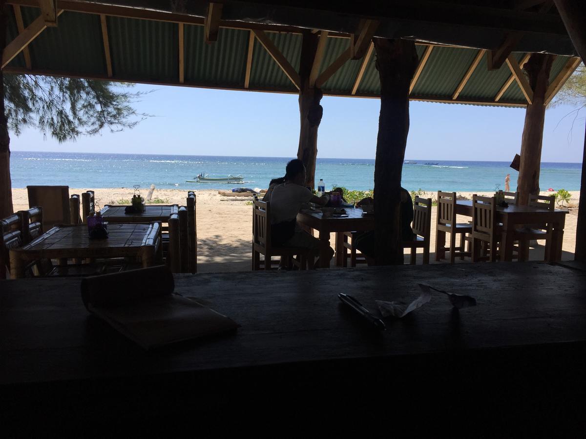 Lia Jaya Bungalows Gili Meno Exterior photo